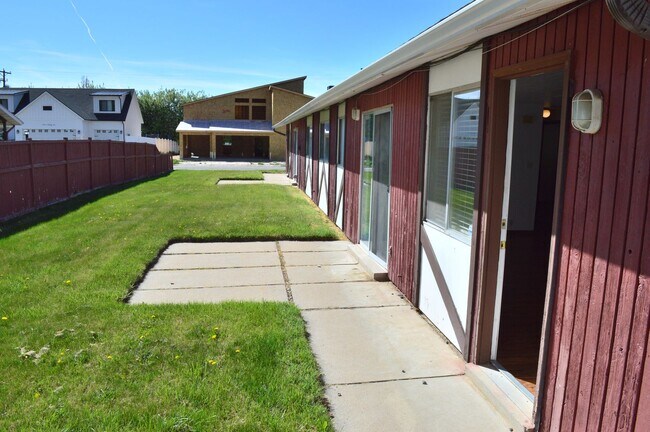 Building Photo - Walton Ln Duplex