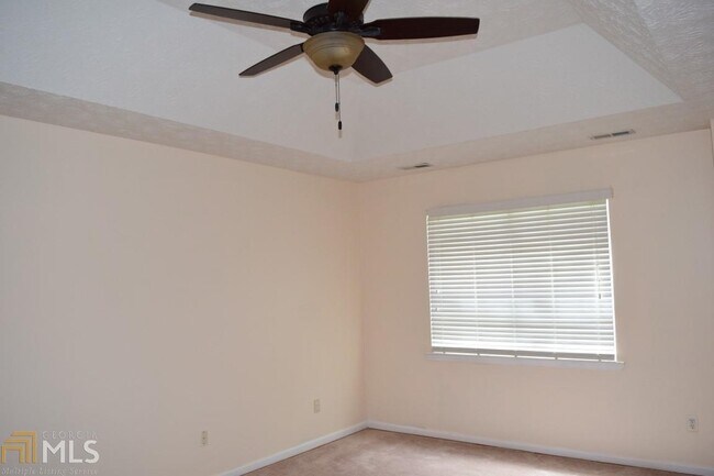 Building Photo - 65 Bartlett Dr