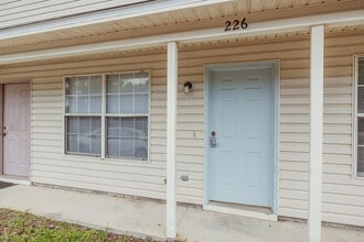 Building Photo - 226 Runnymeade Dr