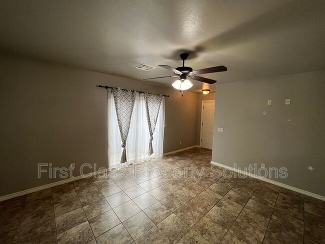 Building Photo - 129 Ashley Dr