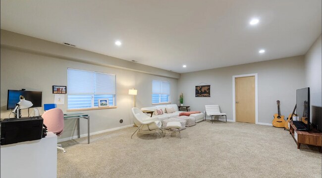 Building Photo - AMAZING LOCATION 5 Bed 4 Bath Home in Loui...