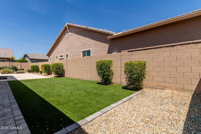 Building Photo - 9746 E Tumbleweed Ave