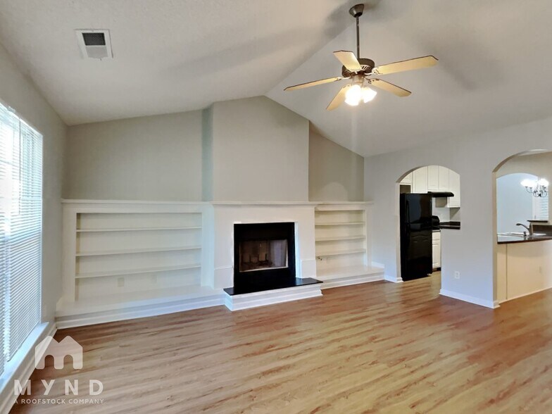 Building Photo - 113 Meadow Ct