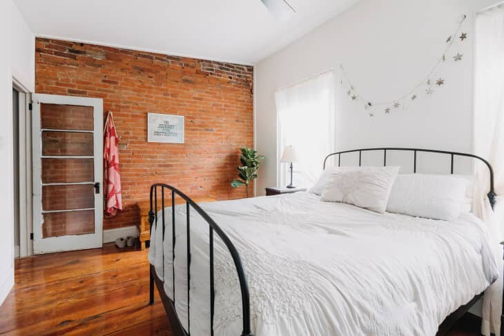 Building Photo - 13 Albro St