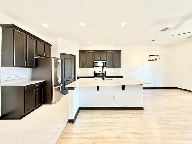 Building Photo - 4978 White Sanderling Ct