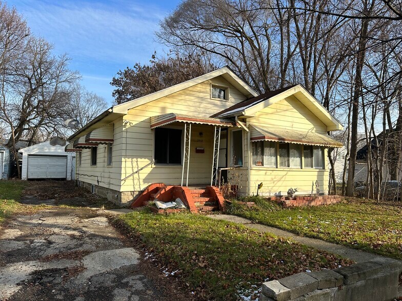 Building Photo - 2512 Tyrone St