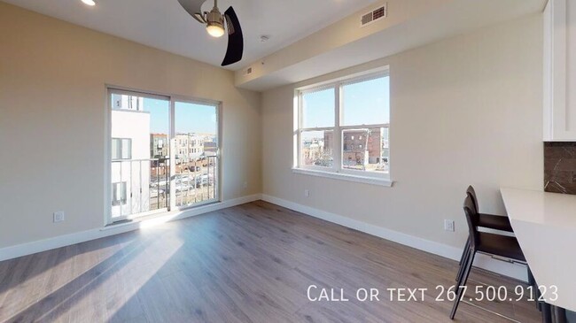 Building Photo - Gorgeous high end 2bd with W/D in unit. Ro...