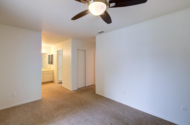 Building Photo - 3722 N Miami Ave