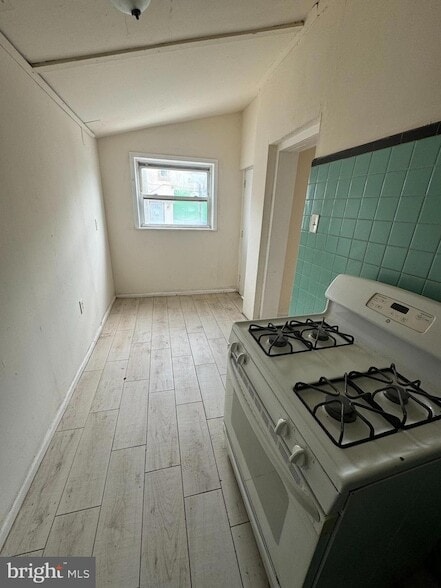 Building Photo - 521 E Westmoreland St