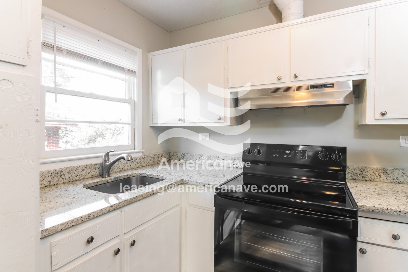 Building Photo - 822 33rd Ave