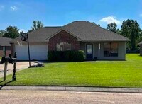 Building Photo - Hawthorne Drive (fully furnished)