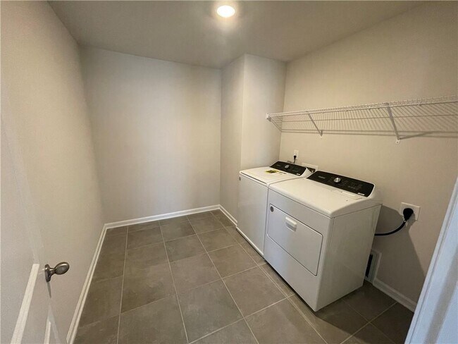 Building Photo - 128 Longleaf St