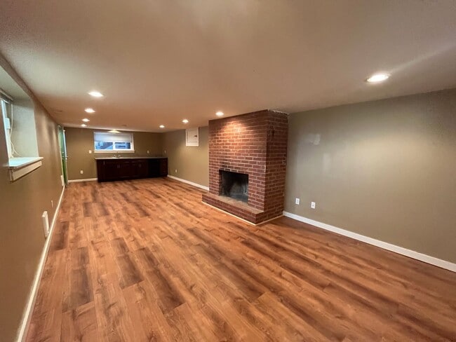 Building Photo - Fabulous NE Portland 2 bedroom 2 bathroom ...