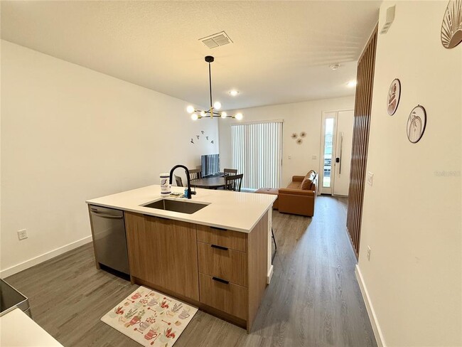 Building Photo - 8759 Zen Dr