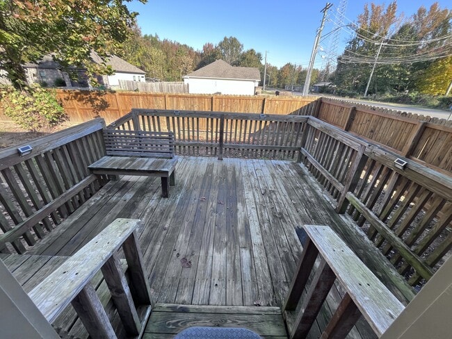 Building Photo - 10 Marie Ln