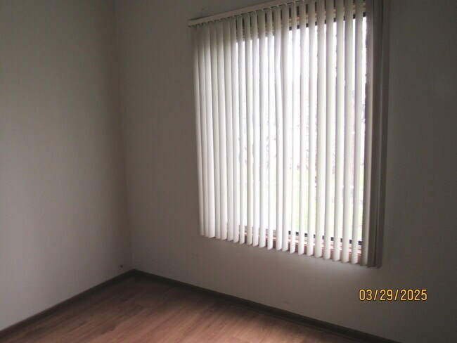 Building Photo - 1735 Chesapeake Ln