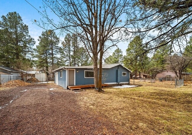 Primary Photo - 2221 Curry Ln