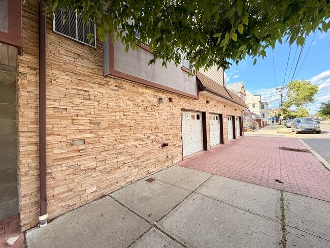 Building Photo - 687 Avenue A