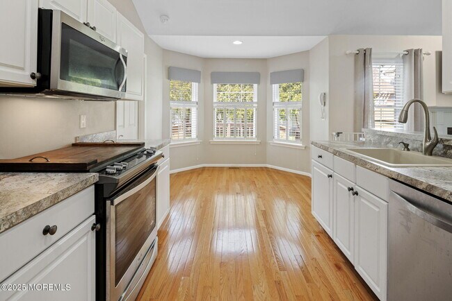Building Photo - 148 Mizzen Ave