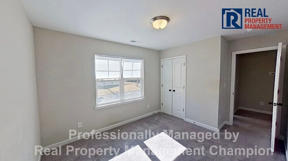 Building Photo - 1003 Marston Dr