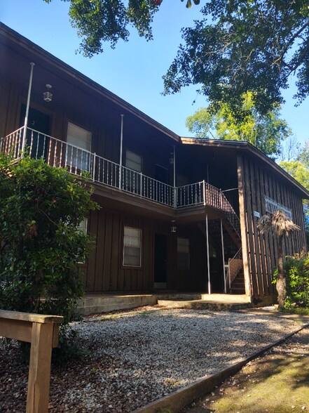 Primary Photo - 130 Upton St