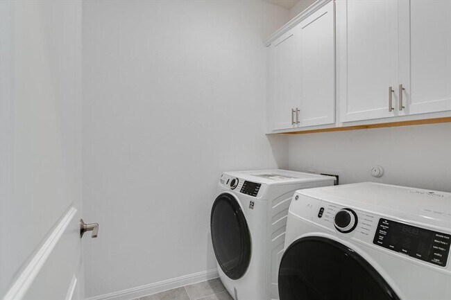 Building Photo - 1733 Lorant Ln