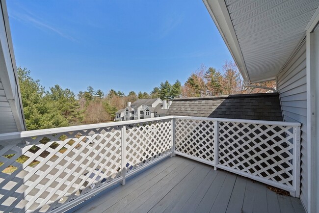 Building Photo - 600 County St