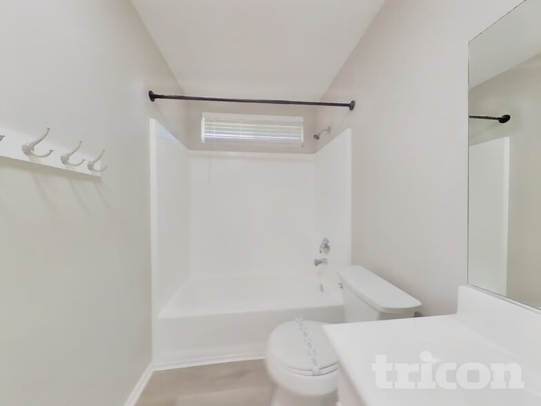 Building Photo - 33558 Iris Ln