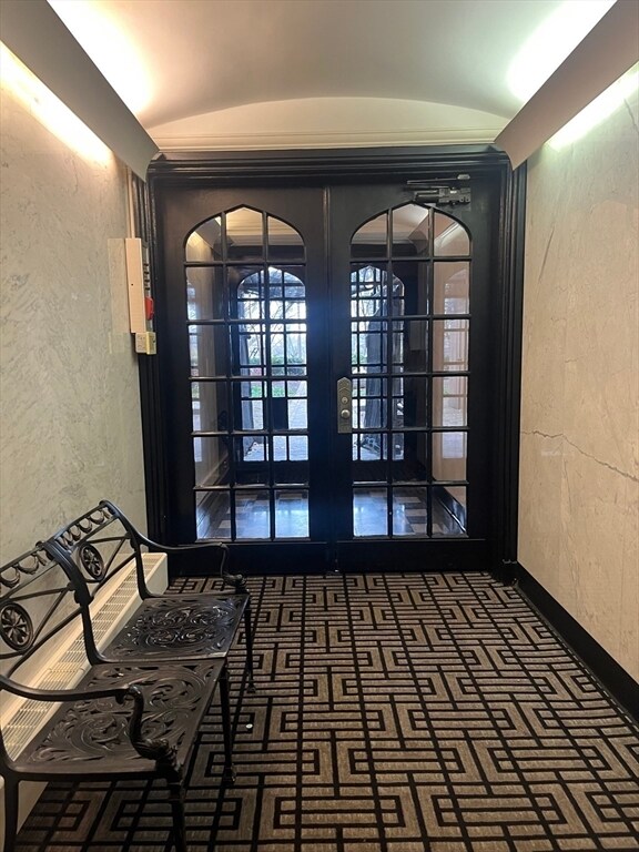 Building Photo - 988 Memorial Dr