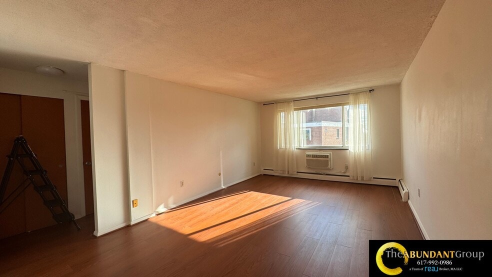 Building Photo - 287 Harvard St