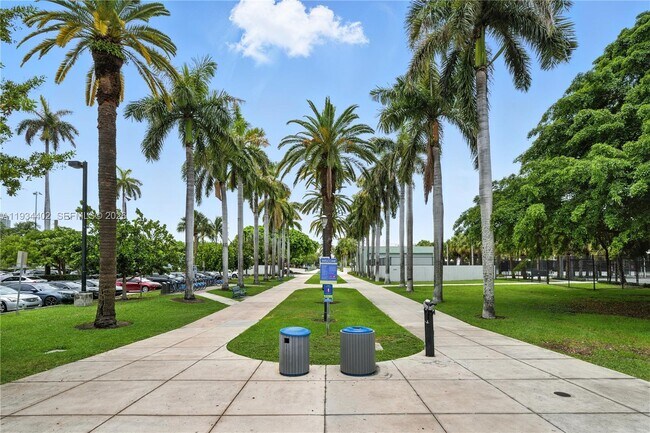 Building Photo - 842 Meridian Ave