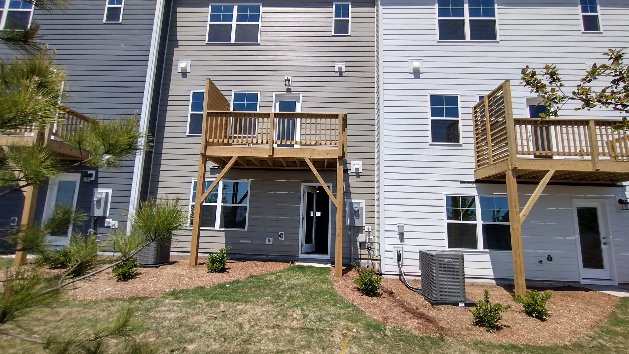 Building Photo - Room in Townhome on Terrawood Dr