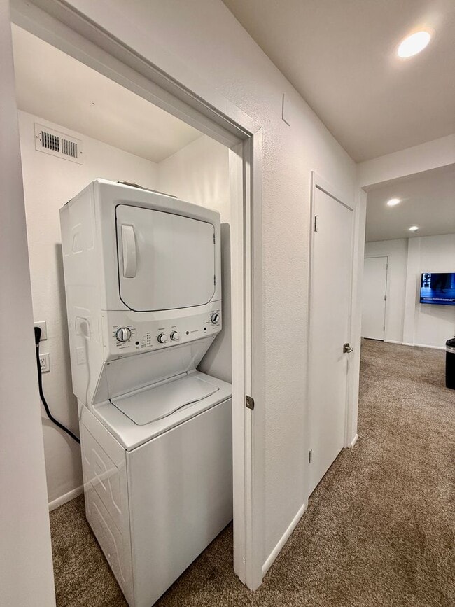 Building Photo - 41 Ridgecrest Dr