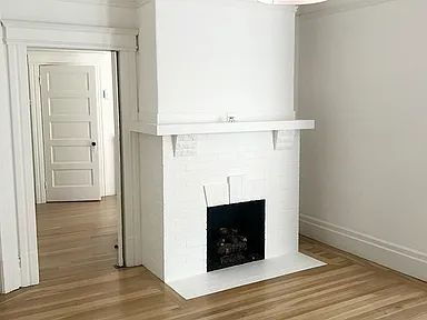 Building Photo - "Charming 1-Bedroom Haven in Vibrant San Francisco's Heart!"