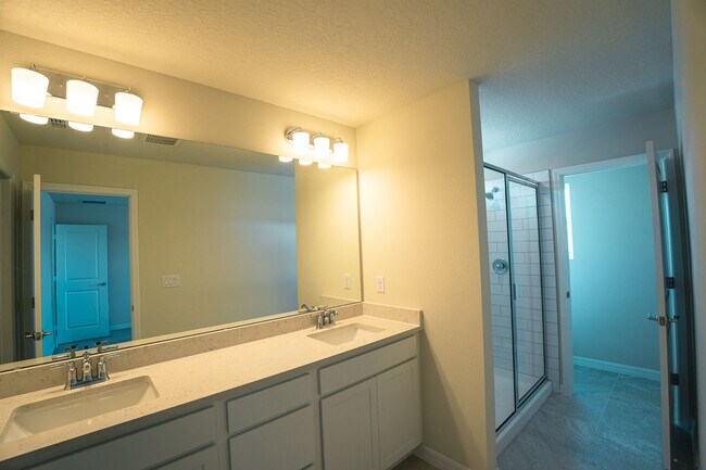 Building Photo - 6526 Tabebuia Pkwy