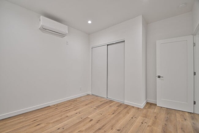 Building Photo - 1704 W 169th Pl