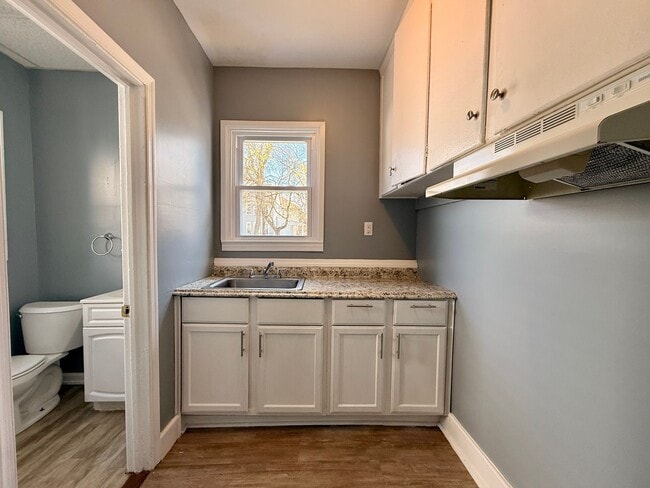 Building Photo - 407 S 8th St