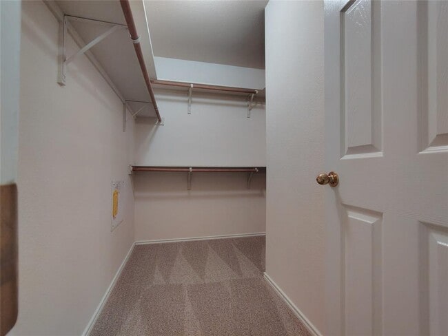 Building Photo - 3109 Lynnbrook Dr