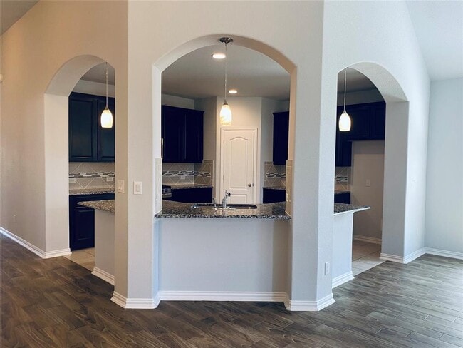 Building Photo - 1009 Sundrops St