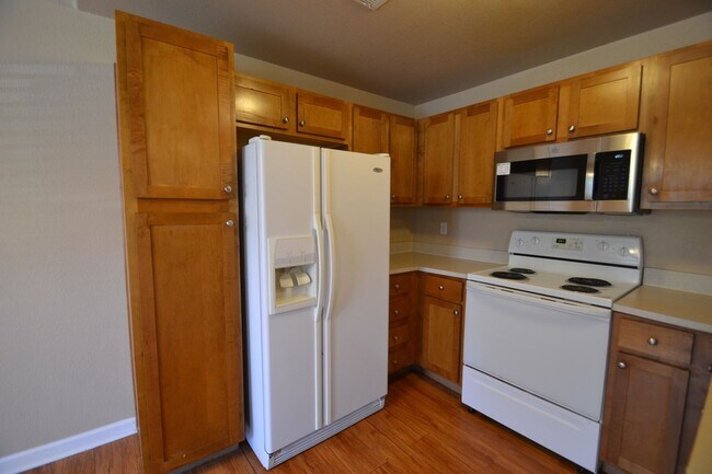 Building Photo - 6924 Ash Creek Heights