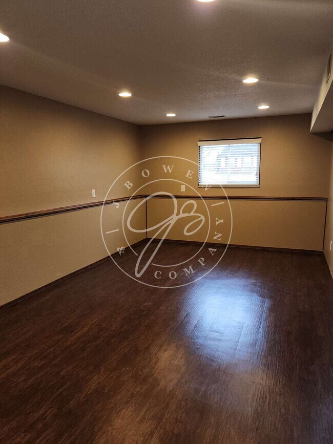 Building Photo - 9450 Millcroft Rd