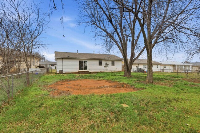 Building Photo - 1520 SE 48th Pl