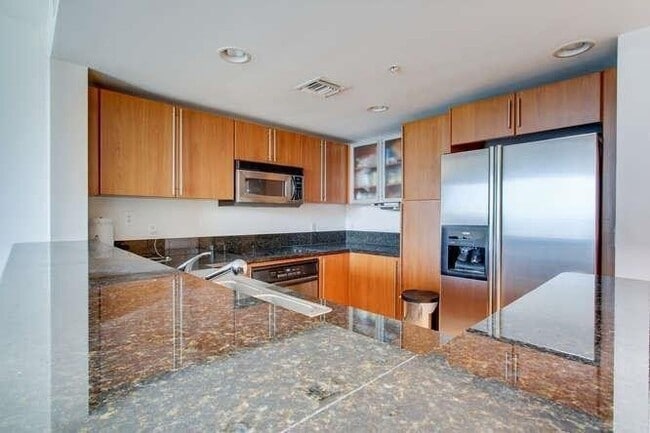 Building Photo - 610 Clematis St