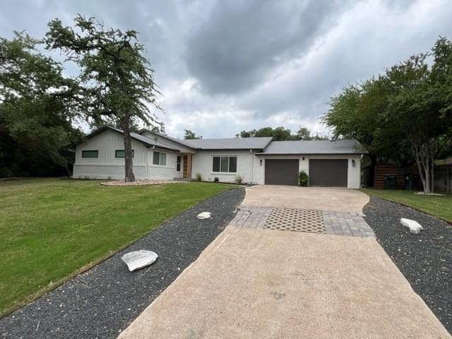 Primary Photo - 100 Lake Hills Dr N