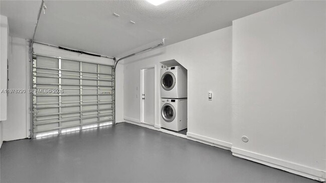 Building Photo - 18455 SW 117th Ct