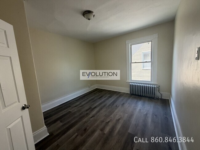 Building Photo - 230-230 Franklin Ave