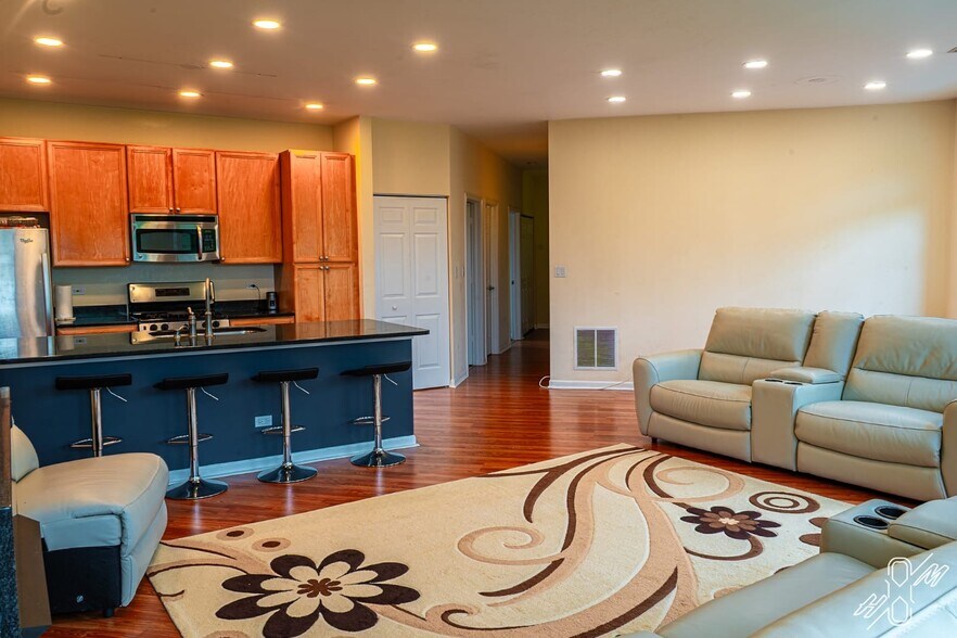 Counter - 1500 S Halsted St