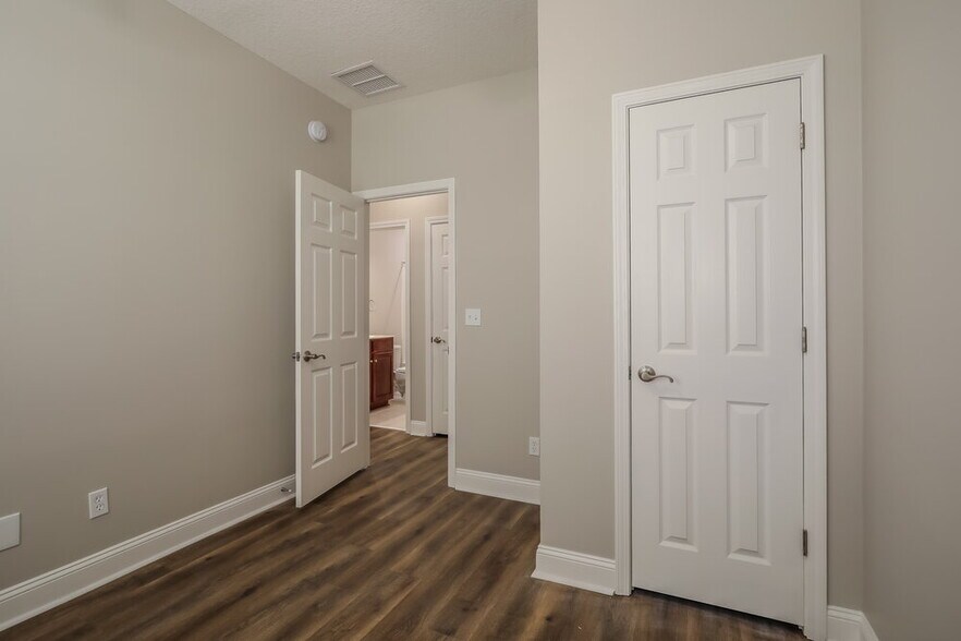 Building Photo - 4550 Capital Dome Dr