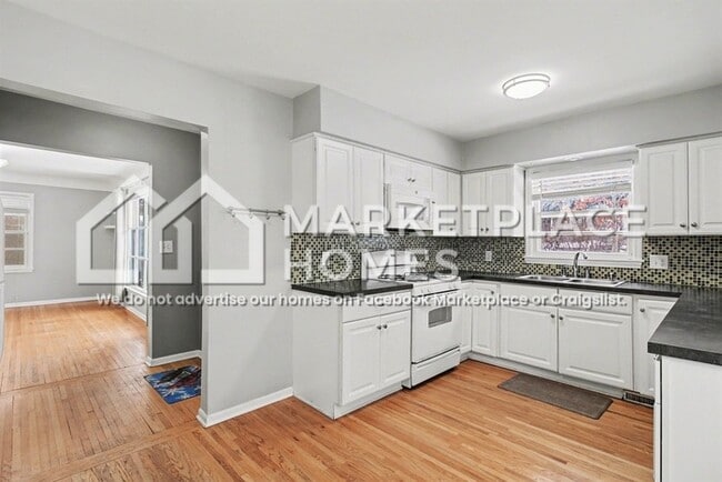 Building Photo - 2618 N Upton Ave