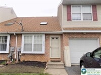 Building Photo - 2733 Victoria Ln